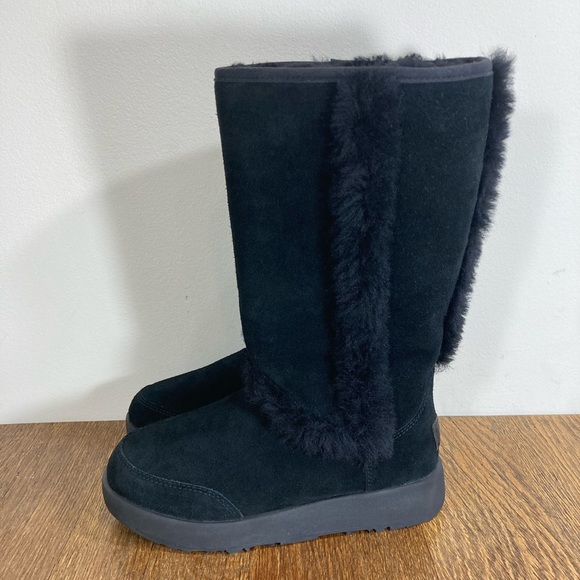 NWT Ugg Sundance Short ll Revival Waterproof Boot Womens Size 5 - Picture 2 of 16